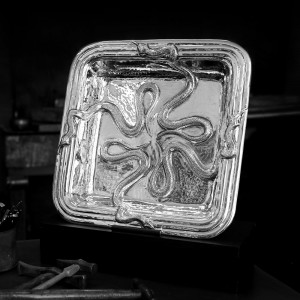 Légumier ciselet serpent métal argenté